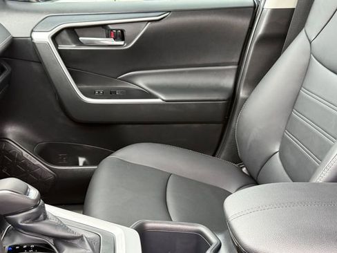 Used 2025 Toyota RAV4 XLE Premium FWD image 10