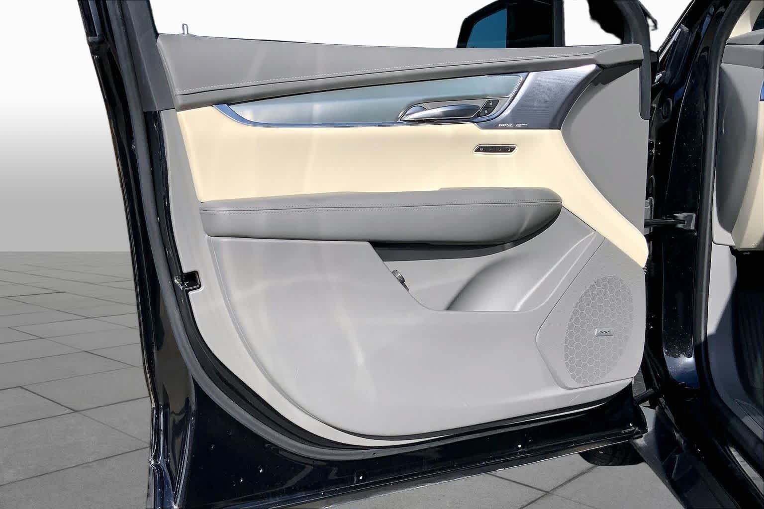 Used 2023 Cadillac XT5 Premium Luxury FWD image 22