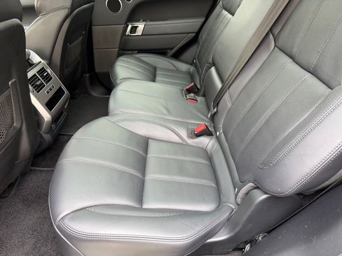 Used 2014 Land Rover Range Rover Sport HSE image 18