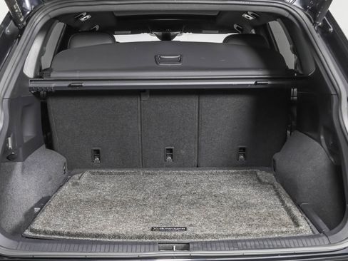 Used 2023 Volkswagen Tiguan SEL R-Line image 40