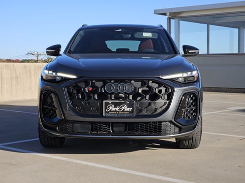 Used 2025 Audi SQ5 Prestige image 11