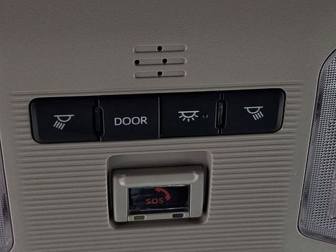 Used 2025 Toyota RAV4 XLE image 26