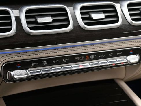 Used 2024 Mercedes-Benz GLS 450 4MATIC image 18