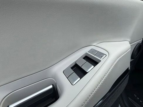 Used 2025 Lincoln Navigator L Reserve AWD/4WD image 13