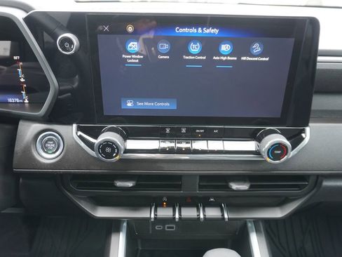 Used 2023 Chevrolet Colorado Trail Boss AWD/4WD image 13