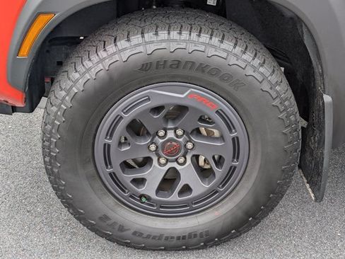 Used 2025 Nissan Frontier PRO-4X AWD/4WD image 13