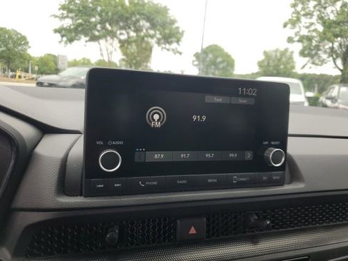 Used 2025 Honda CR-V LX image 19