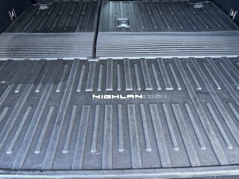 Used 2024 Toyota Highlander Platinum image 33