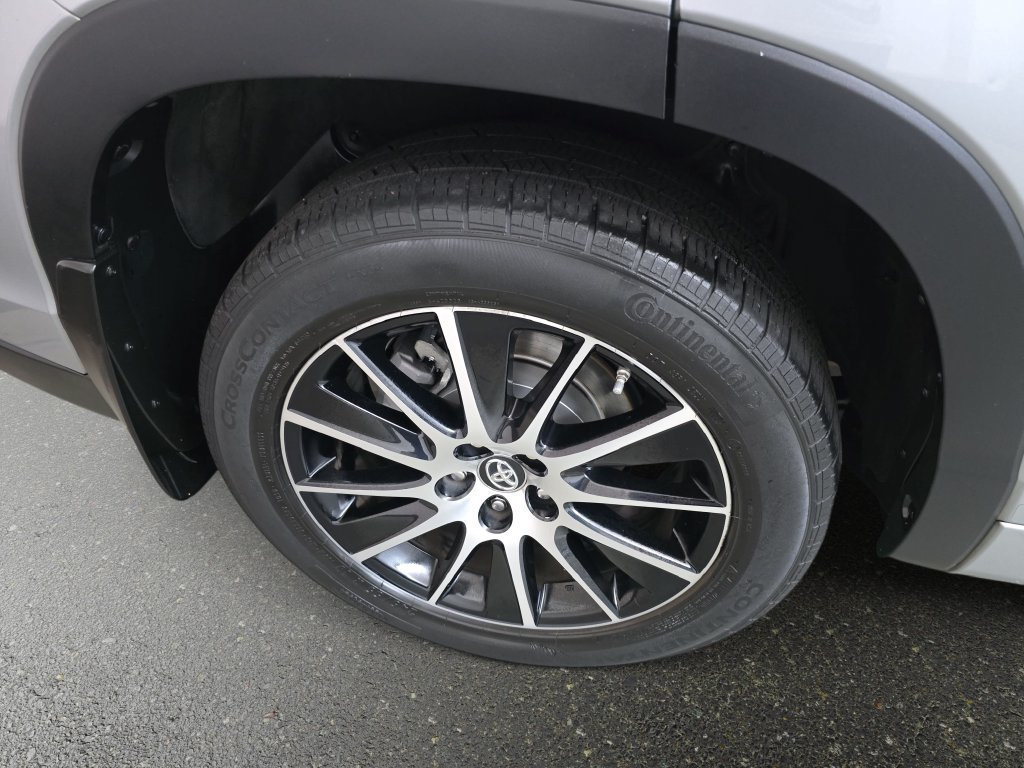 Used 2017 Toyota Highlander SE AWD/4WD image 32