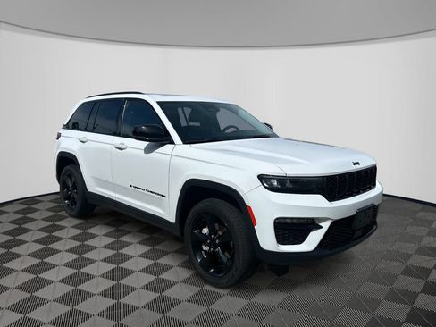 Certified 2023 Jeep Grand Cherokee Limited w/ Black Appearance Package AWD/4WD image 7