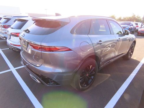 Used 2021 Jaguar F-PACE R-Dynamic S image 3