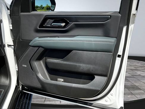 New 2026 GMC Yukon XL AT4 w/ AT4 Premium Package AWD/4WD image 34