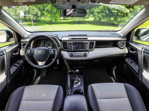 Used 2014 Toyota RAV4 XLE w/ Preferred Accessory Package AWD/4WD image 2