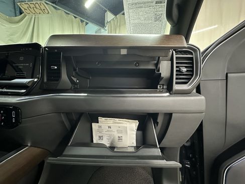 Certified 2024 Chevrolet Silverado 2500 High Country AWD/4WD image 17