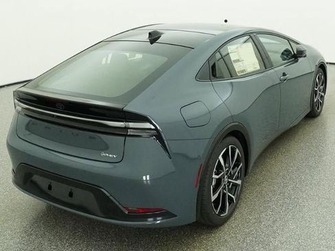 New 2026 Toyota Prius Plug-In Hybrid FWD image 8