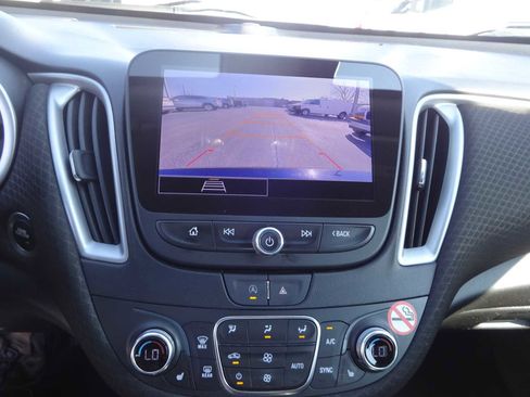 Used 2024 Chevrolet Malibu LT image 18