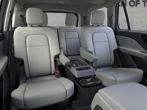 New 2026 Lincoln Aviator Reserve AWD/4WD image 11