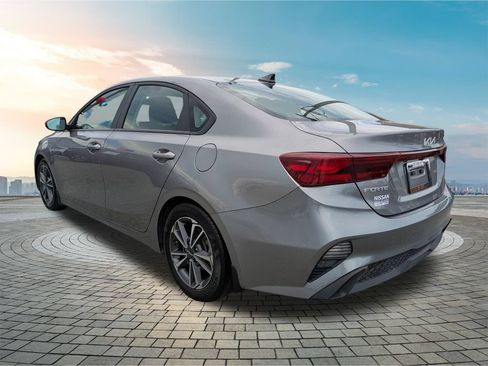 Used 2024 Kia Forte LXS w/ LXS Technology Package FWD image 7