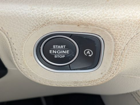 Used 2024 Mercedes-Benz GLE 450 4MATIC image 33