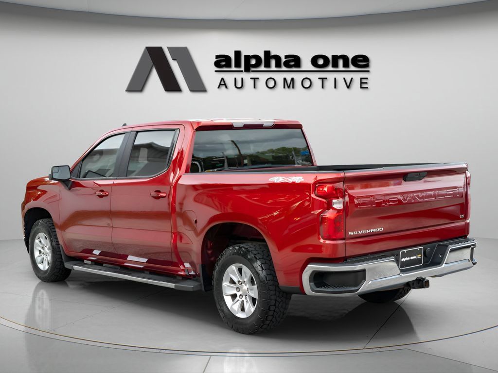 Used 2022 Chevrolet Silverado 1500 LT AWD/4WD image 9