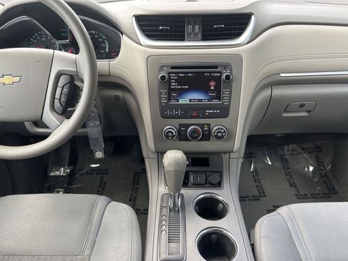 Used 2017 Chevrolet Traverse LS FWD image 15