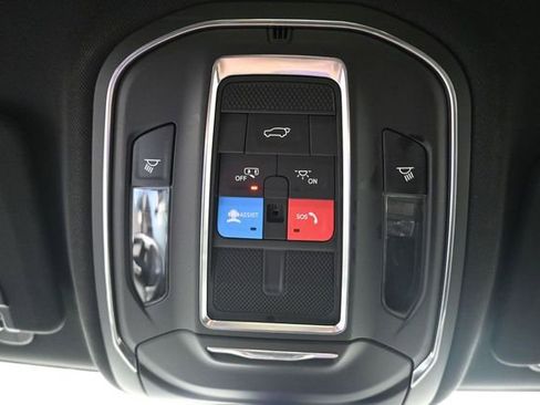 Used 2025 Jeep Grand Cherokee Altitude AWD/4WD image 34