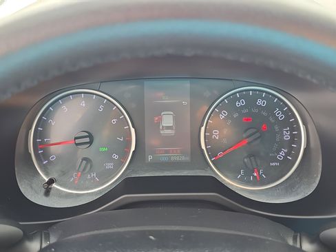 Used 2021 Toyota RAV4 XLE Premium image 36