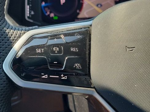Used 2022 Volkswagen Tiguan SEL R-Line AWD/4WD image 26