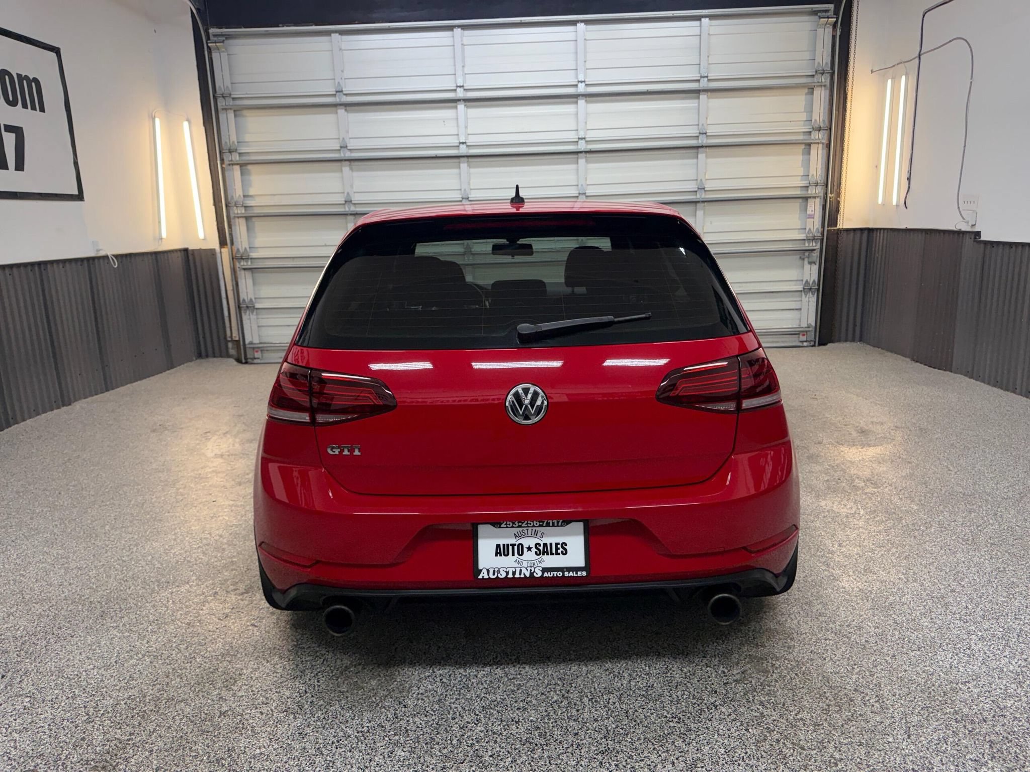 Used 2018 Volkswagen GTI S FWD image 5