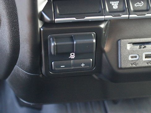 Used 2023 GMC Sierra 2500 SLE w/ SLE Value Package; AWD/4WD image 31