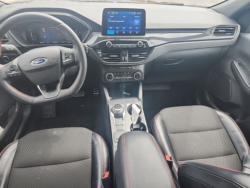 Used 2024 Ford Escape ST-Line w/ Cold Weather Package FWD image 5
