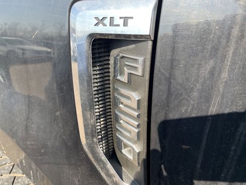 Used 2019 Ford F250 XLT w/ FX4 Off-Road Package image 13