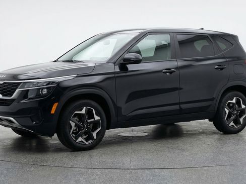 Used 2025 Kia Seltos S image 3