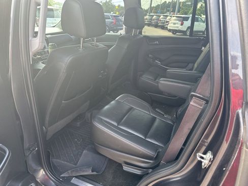 Used 2017 GMC Yukon SLT w/ Premium Edition AWD/4WD image 17