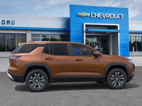 New 2027 Chevrolet Equinox LT w/ Convenience Package II AWD/4WD image 5