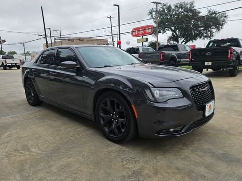 Used 2021 Chrysler 300 S RWD image 4