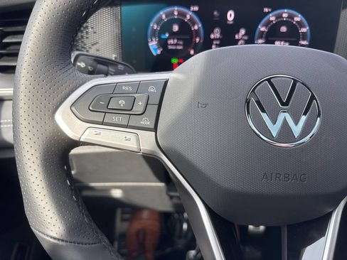 New 2026 Volkswagen Tiguan SE R-Line AWD/4WD image 14