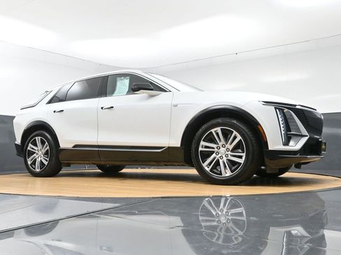 Used 2024 Cadillac Lyriq Tech RWD image 41