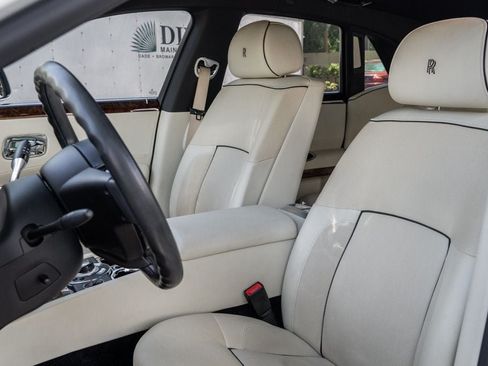 Used 2013 Rolls-Royce Ghost RWD image 13
