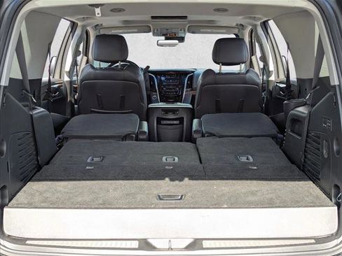 Used 2019 Cadillac Escalade Premium Luxury image 6