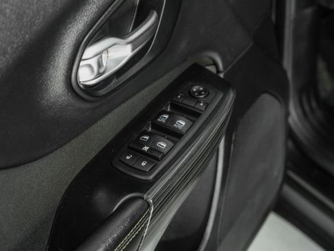 Used 2014 Jeep Cherokee Latitude AWD/4WD image 38