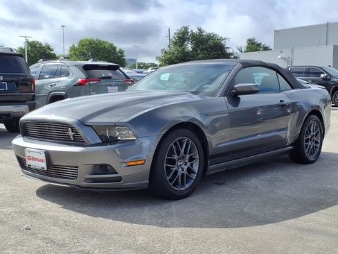 Used 2013 Ford Mustang Premium RWD image 17