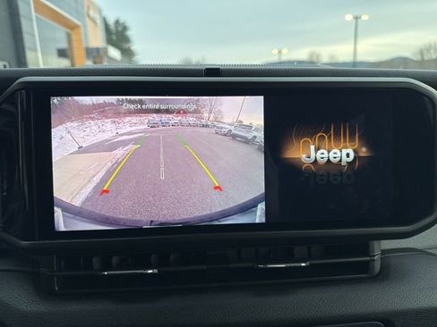 Used 2024 Jeep Wrangler Unlimited w/ Convenience Group image 21