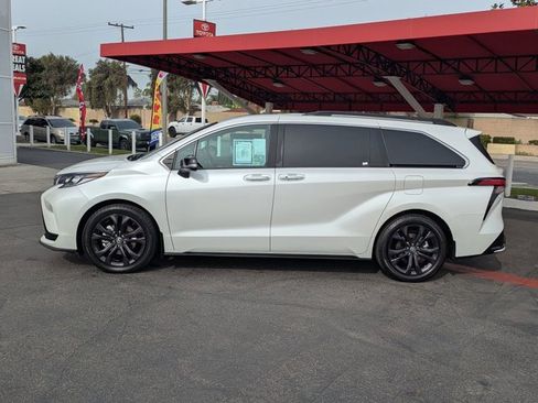 Used 2023 Toyota Sienna XSE image 13