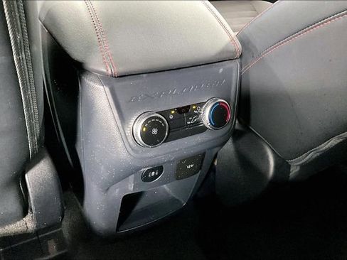 Used 2025 Ford Explorer ST-Line w/ ST-Line Street Pack image 11