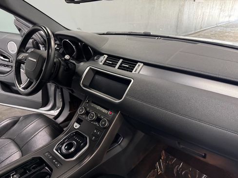 Used 2018 Land Rover Range Rover Evoque SE Dynamic image 52