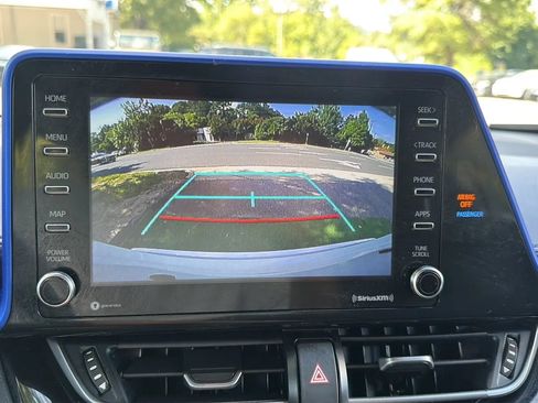 Used 2020 Toyota C-HR XLE FWD image 12
