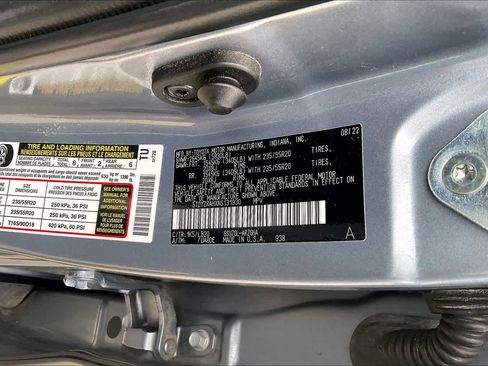 Used 2022 Toyota Highlander Limited FWD image 34