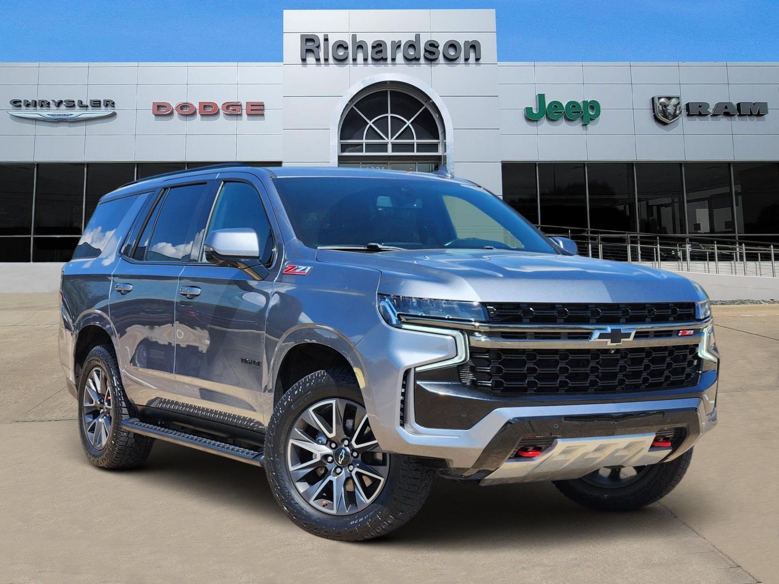 Used 2022 Chevrolet Tahoe Z71 w/ Luxury Package AWD/4WD image 1