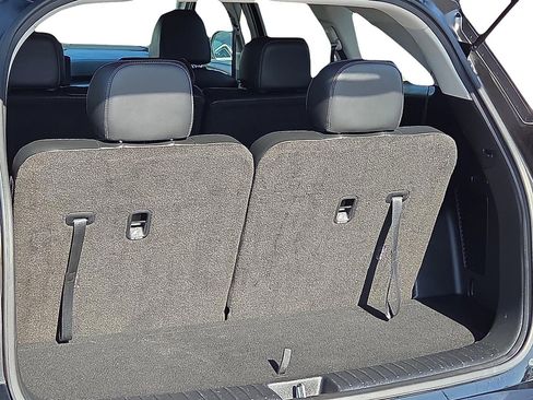 Used 2024 Kia Sorento S image 8